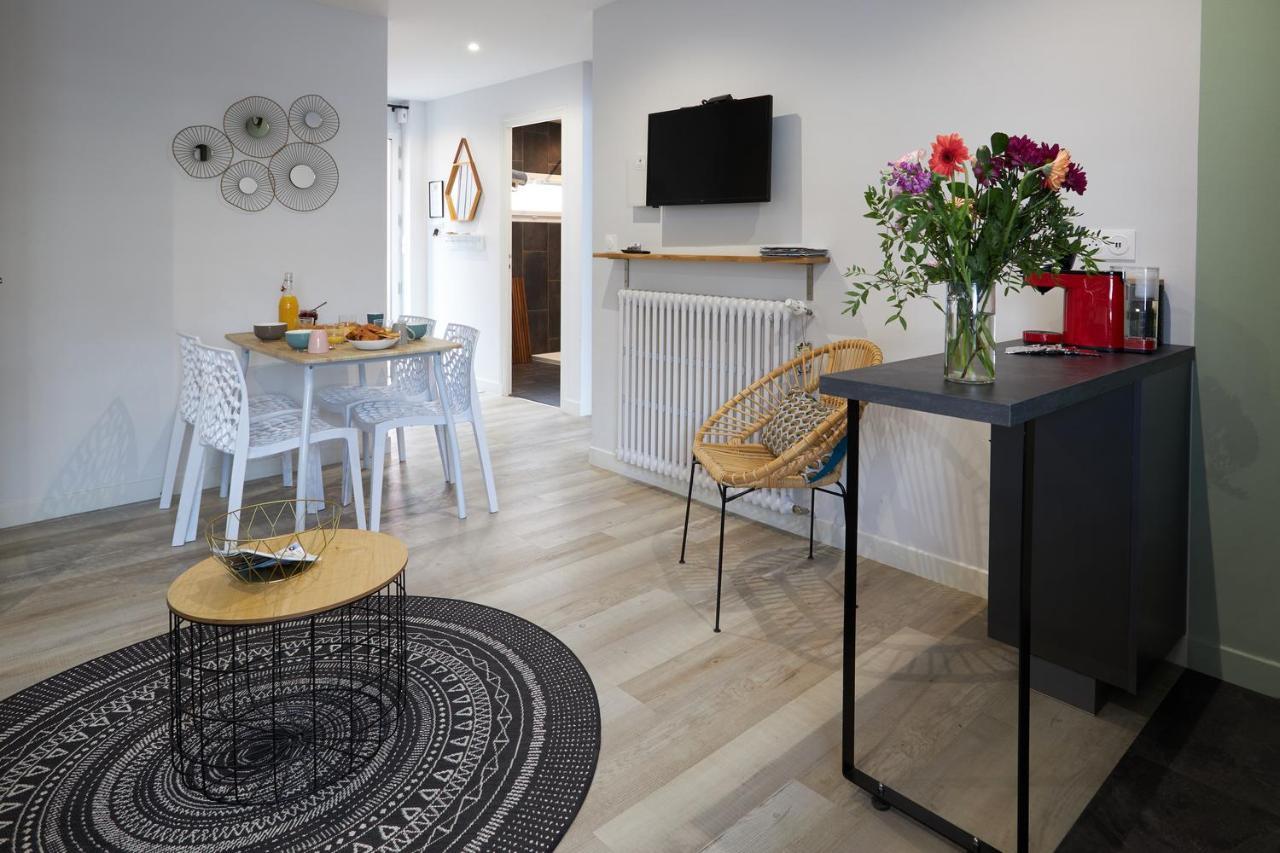 Centre ville à pied Appt avec SAUNA, Linge, Wifi, Stationnement Gratuit Vannes Extérieur photo